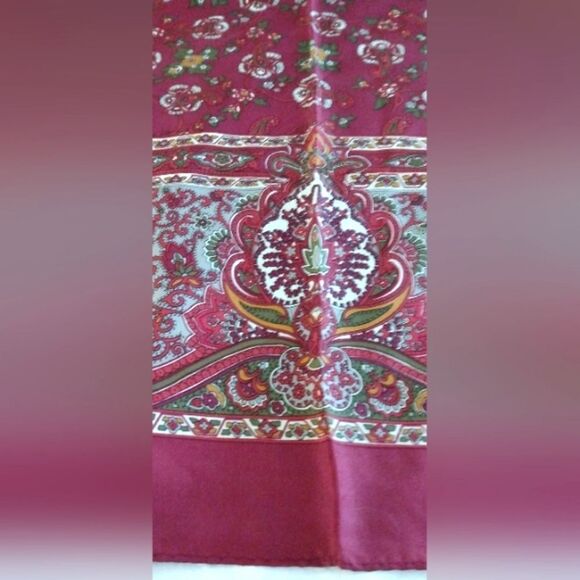 Vintage 💯 Silk Scarf William Morris Style Paisley Red & Gold - Picture 7 of 16